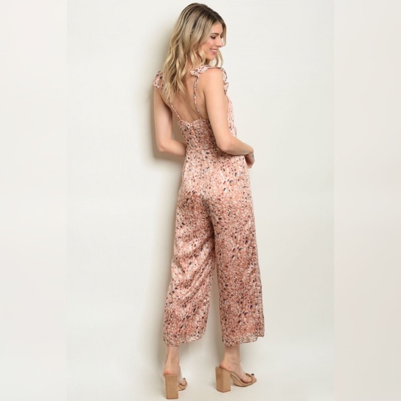 🌴 Resort Ready BNWT Lulu’s Backless Chiffon Jumpsuit - Picture 4 of 4